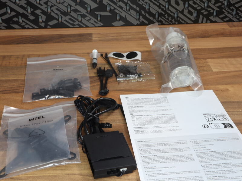 be-quiet-light-loop-io-lcd-240-aio-koeler.JPG